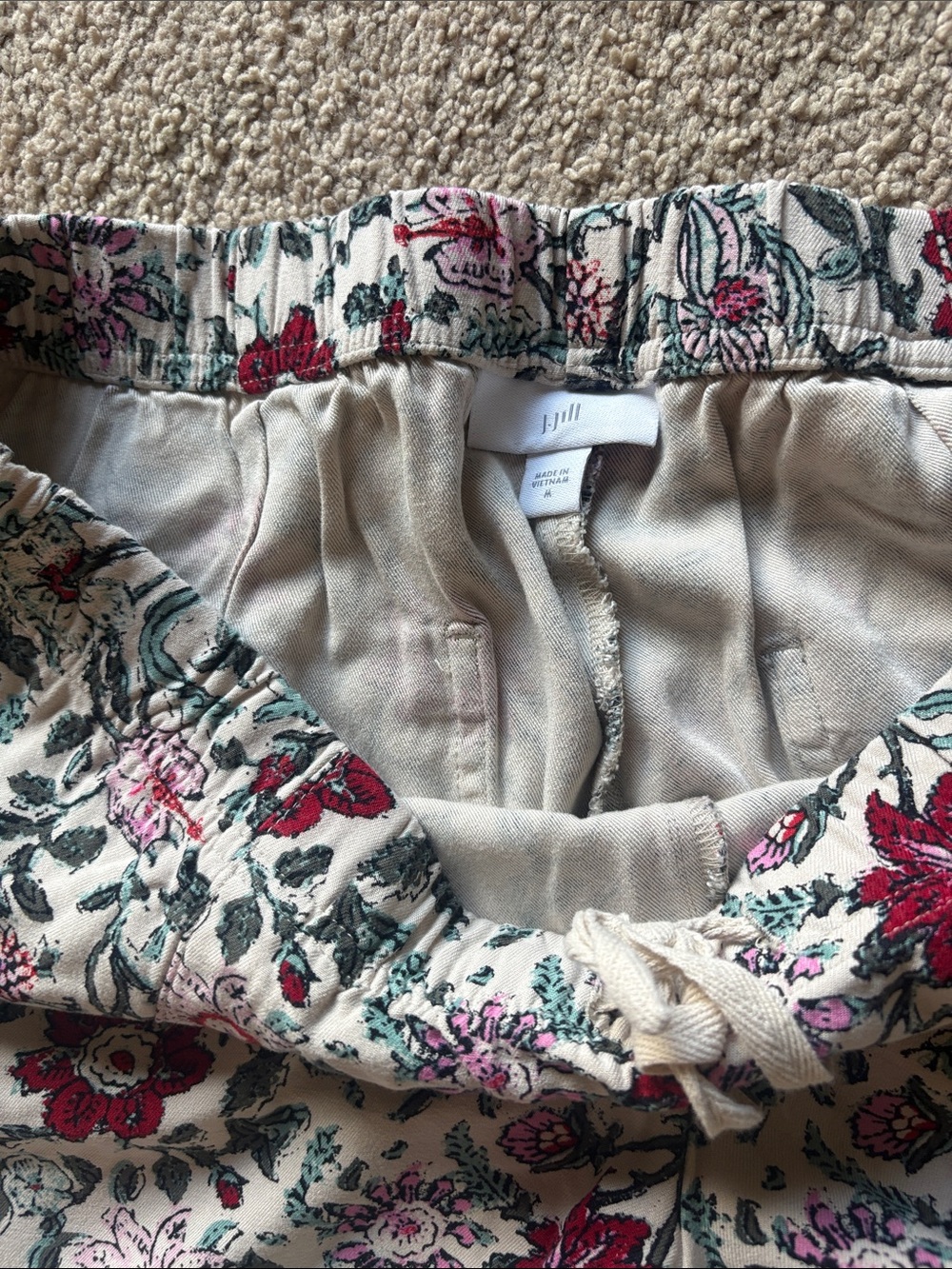 Hill Floral Print Drawstring Women's Shorts size M - Picture 2 of 4